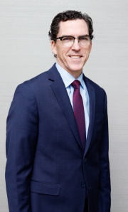 Доктор Даг Сталл